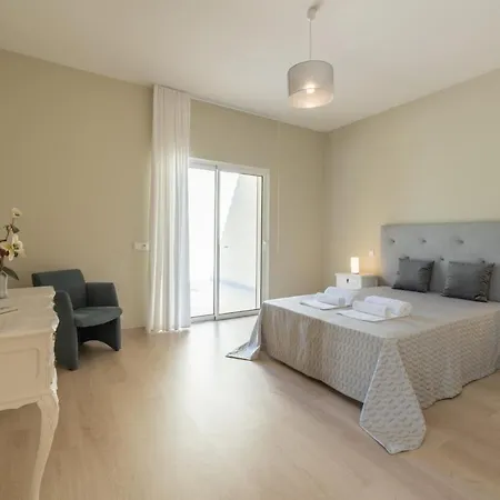 Roja- Pe Sleeps 8 With Pool Air Con And Wifi Vila Olhos de Agua (Albufeira)