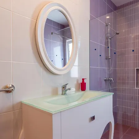 Roja- Pe Sleeps 8 With Pool Air Con And Wifi Vila *