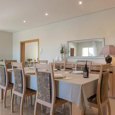 Vila Roja- Pe Sleeps 8 With Pool Air Con And Wifi *
