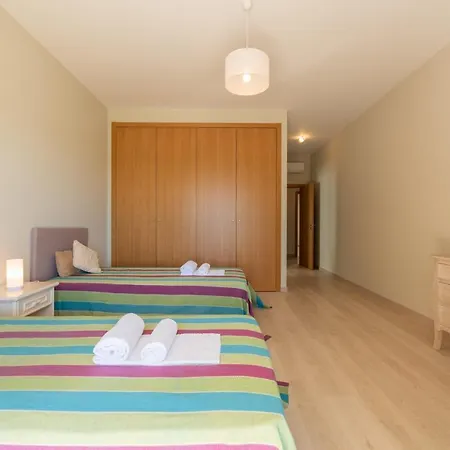 Roja- Pe Sleeps 8 With Pool Air Con And Wifi Vila *