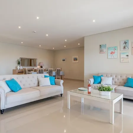 Roja- Pe Sleeps 8 With Pool Air Con And Wifi Vila Olhos de Agua (Albufeira)