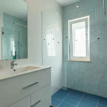Roja- Pe Sleeps 8 With Pool Air Con And Wifi *